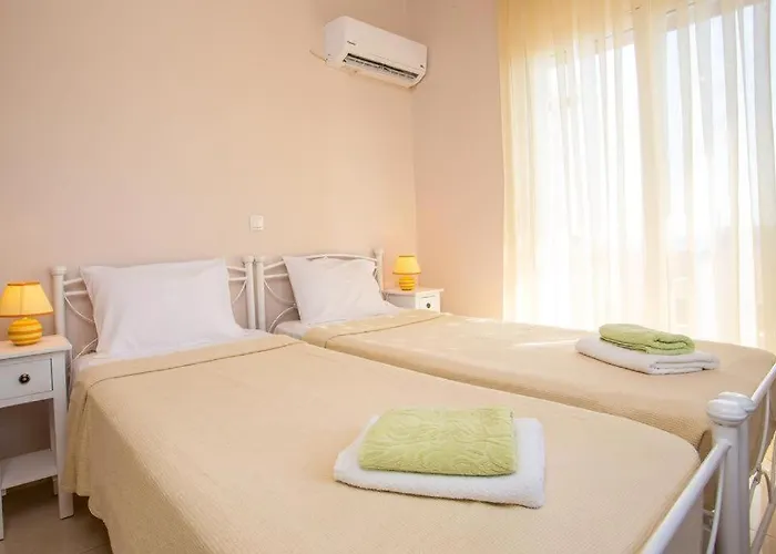 Regina - Double Pool Paradise