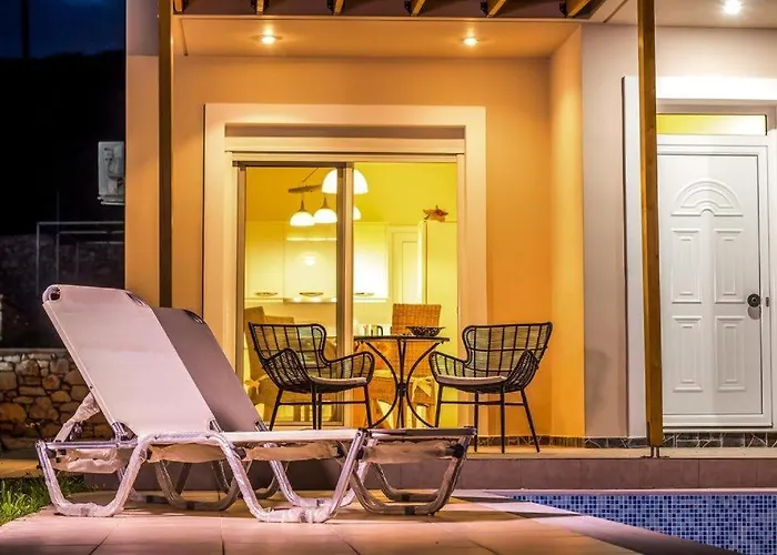 Regina - Double Pool Paradise Villa Lachania