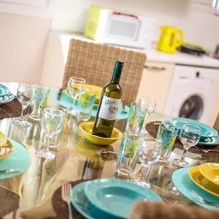 Regina - Double Pool Paradise Lachania