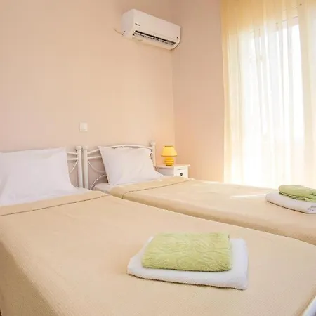 Regina - Double Pool Paradise