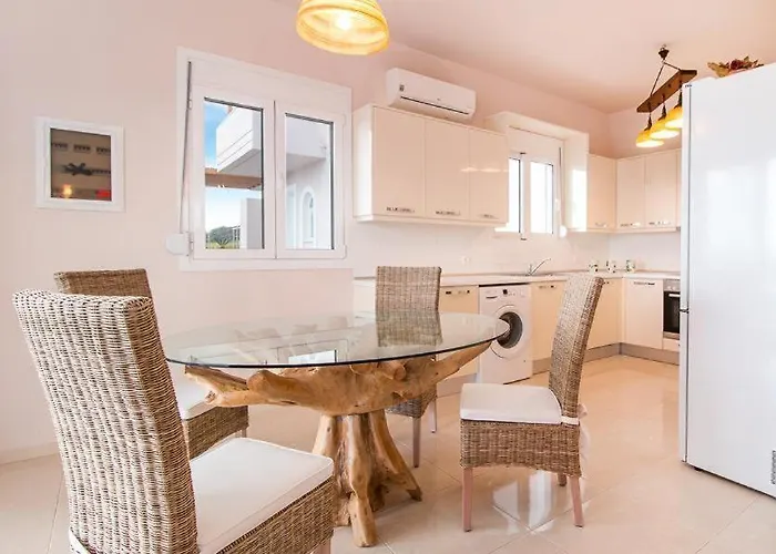 Villa Regina - Double Pool Paradise